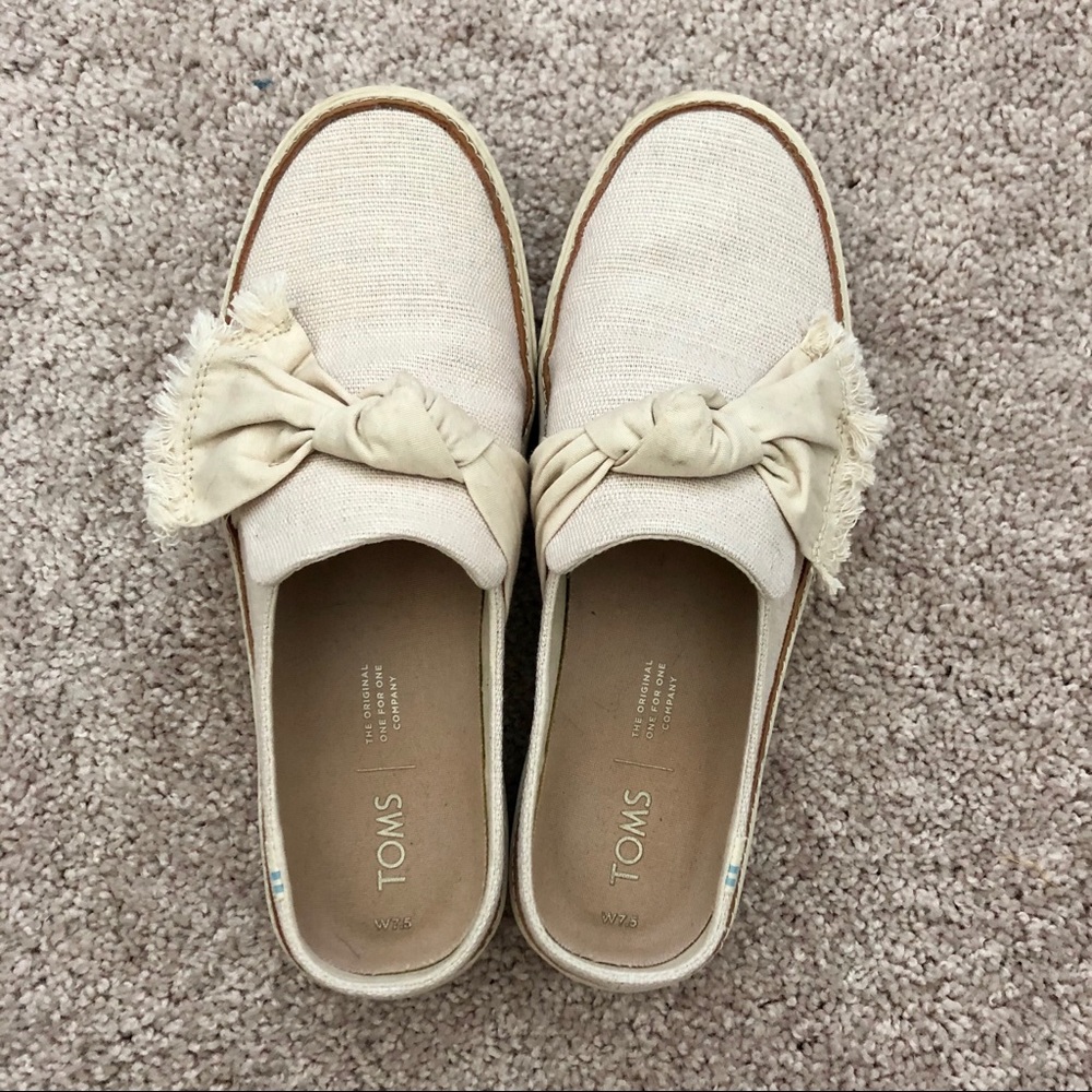 Toms